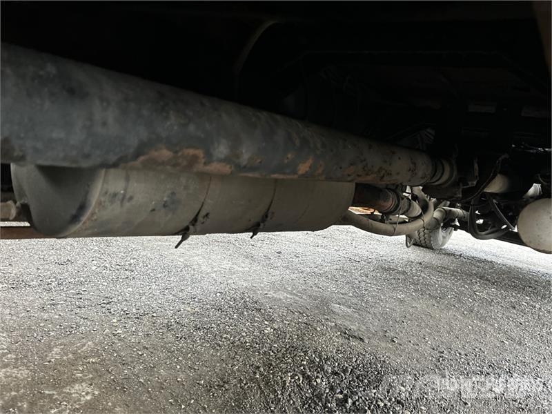 Sterling 900A 52000 lb Straight Boom on Sterling LT9500 6x4 Automobiliniai kranai
