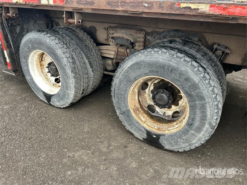 Sterling 900A 52000 lb Straight Boom on Sterling LT9500 6x4 Automobiliniai kranai