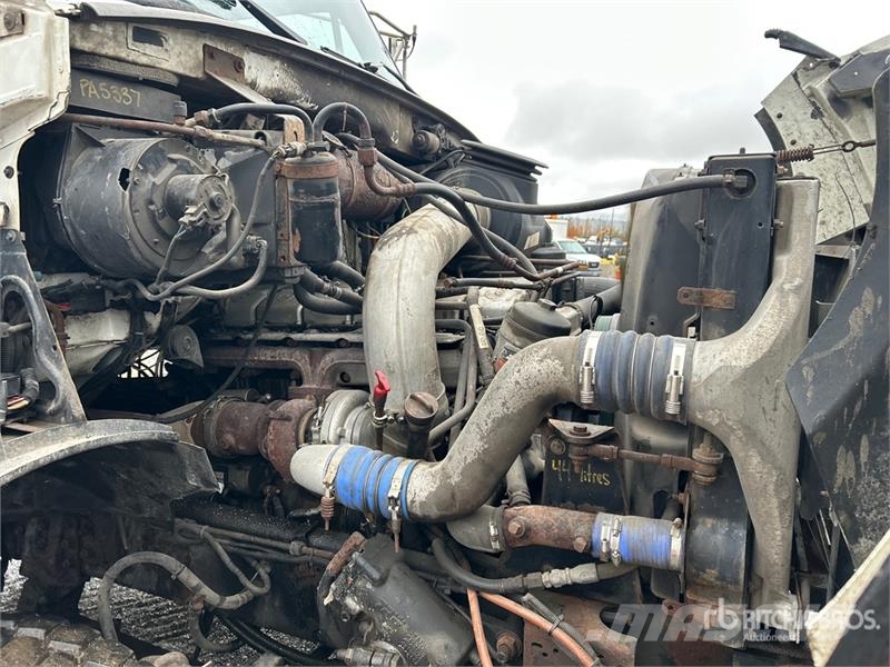Sterling 900A 52000 lb Straight Boom on Sterling LT9500 6x4 Automobiliniai kranai