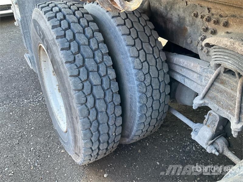 Sterling 900A 52000 lb Straight Boom on Sterling LT9500 6x4 Automobiliniai kranai
