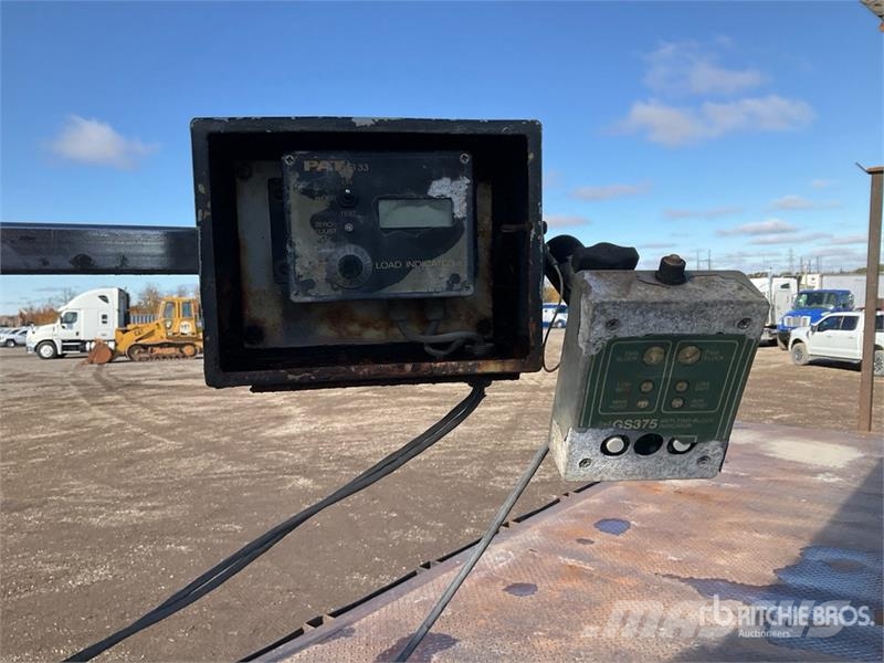 Sterling 900A 52000 lb Straight Boom on Sterling LT9500 6x4 Automobiliniai kranai