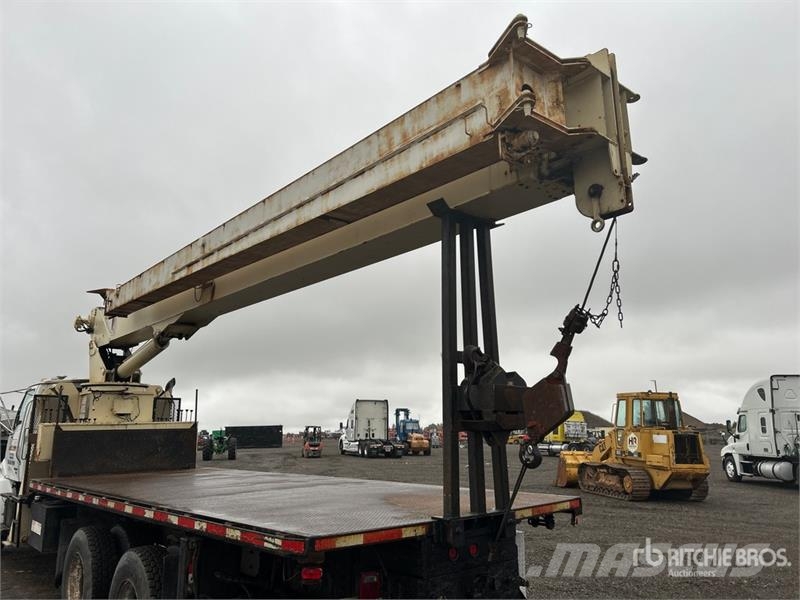 Sterling 900A 52000 lb Straight Boom on Sterling LT9500 6x4 Automobiliniai kranai