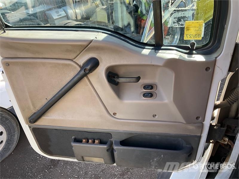 Sterling 900A 52000 lb Straight Boom on Sterling LT9500 6x4 Automobiliniai kranai
