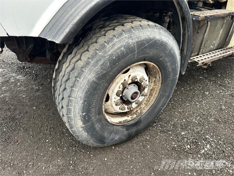 Sterling 900A 52000 lb Straight Boom on Sterling LT9500 6x4 Automobiliniai kranai