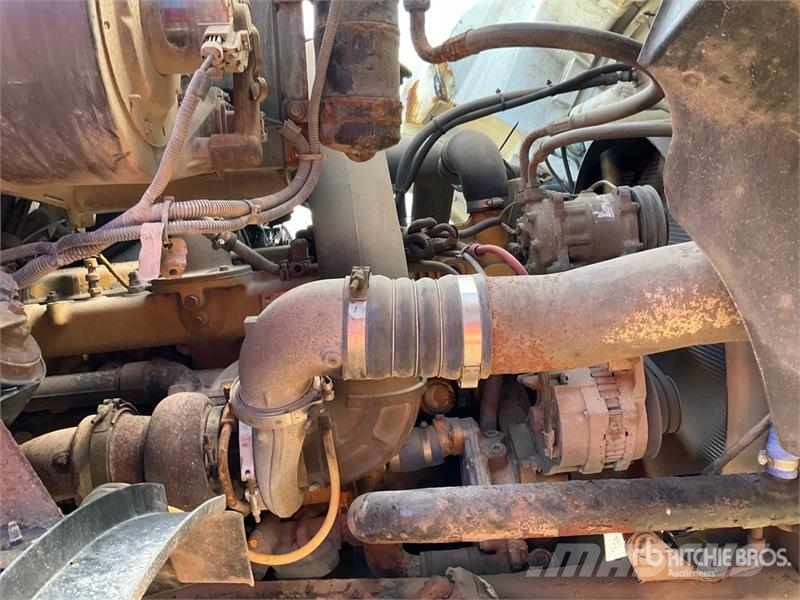Sterling 900A 52000 lb Straight Boom on Sterling LT9500 6x4 Automobiliniai kranai