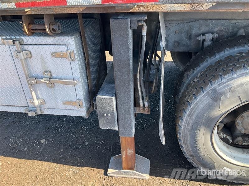 Sterling 900A 52000 lb Straight Boom on Sterling LT9500 6x4 Automobiliniai kranai