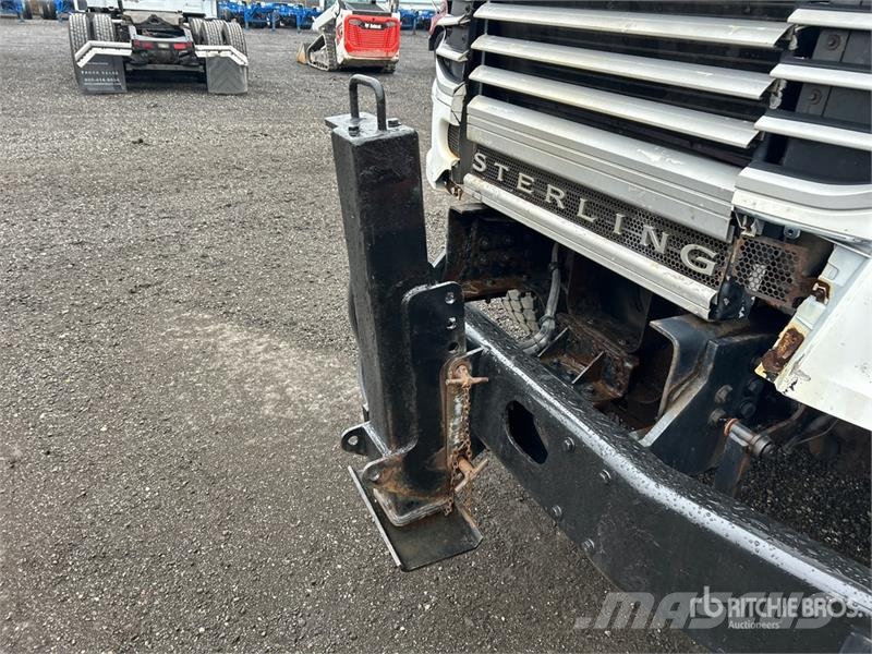 Sterling 900A 52000 lb Straight Boom on Sterling LT9500 6x4 Automobiliniai kranai