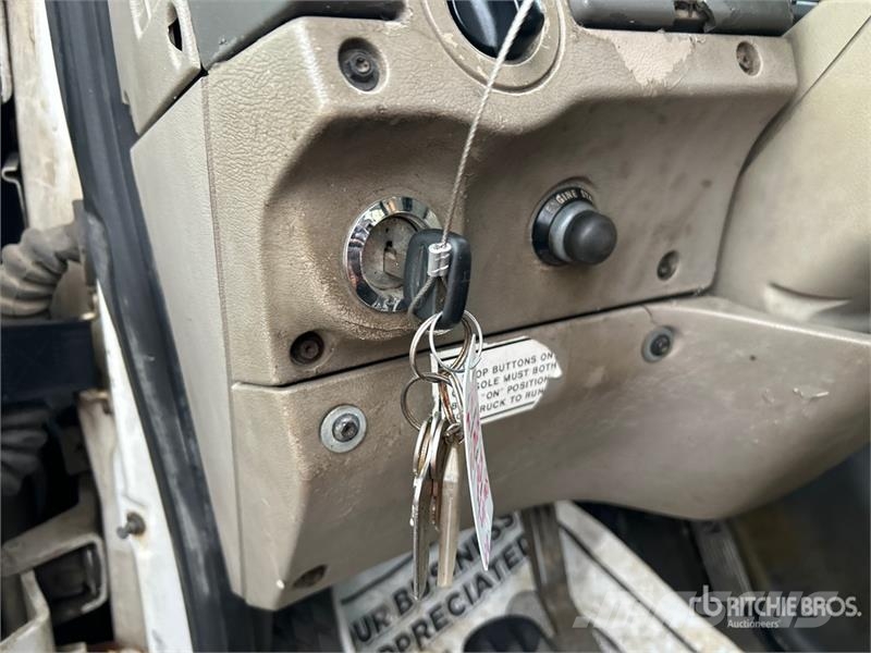 Sterling 900A 52000 lb Straight Boom on Sterling LT9500 6x4 Automobiliniai kranai