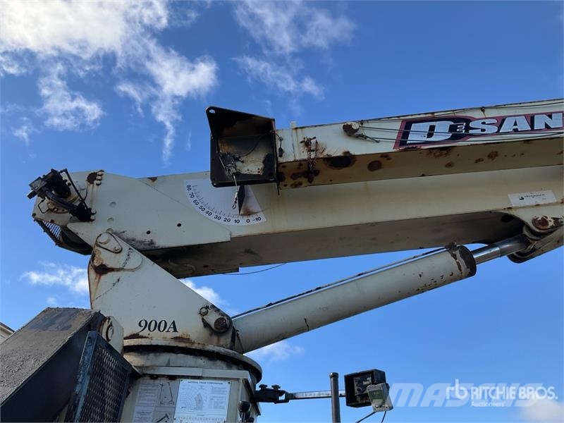 Sterling 900A 52000 lb Straight Boom on Sterling LT9500 6x4 Automobiliniai kranai