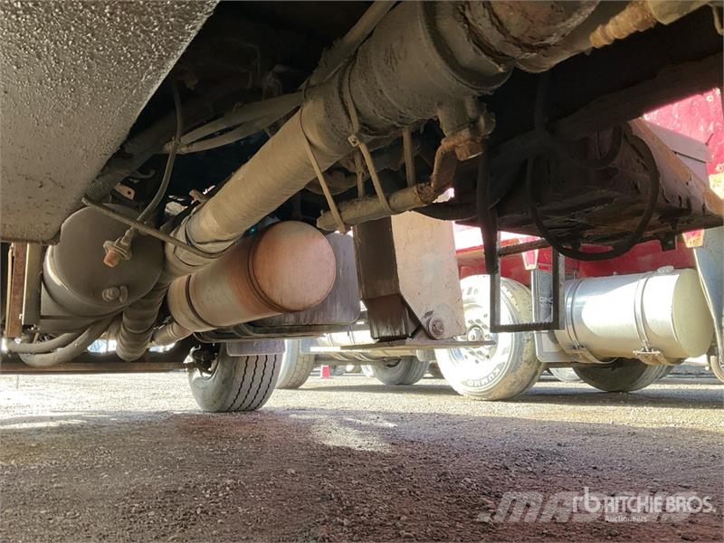 Sterling 900A 52000 lb Straight Boom on Sterling LT9500 6x4 Automobiliniai kranai
