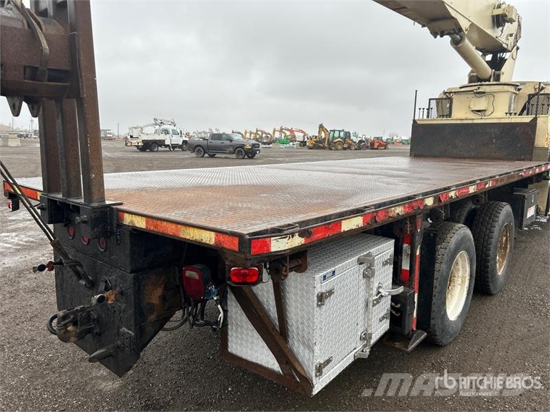 Sterling 900A 52000 lb Straight Boom on Sterling LT9500 6x4 Automobiliniai kranai