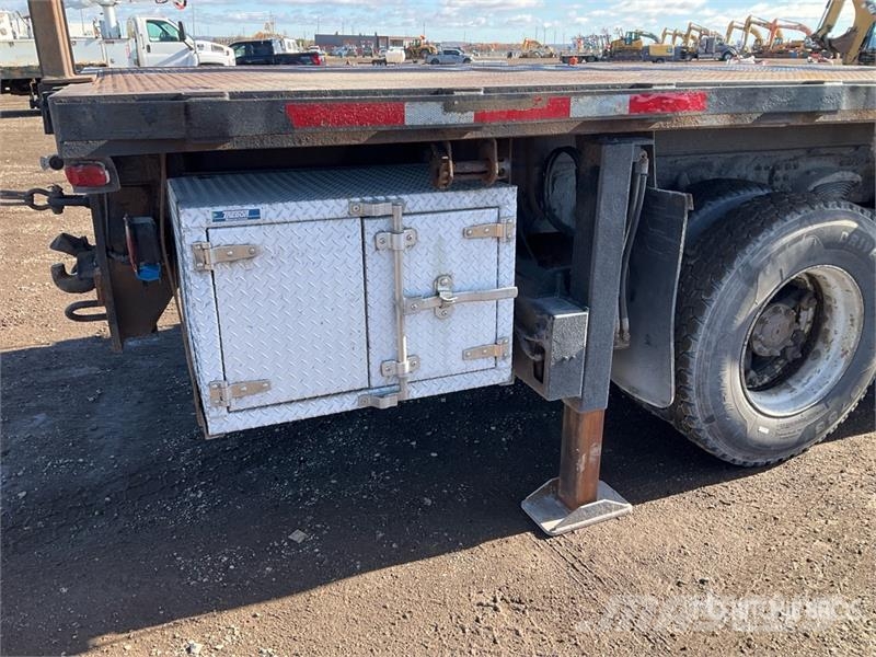 Sterling 900A 52000 lb Straight Boom on Sterling LT9500 6x4 Automobiliniai kranai