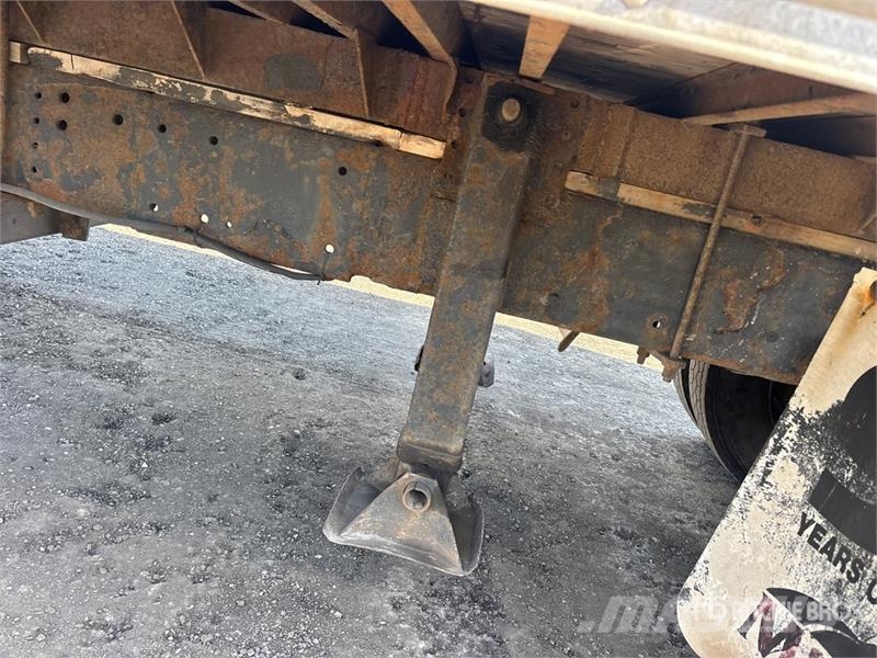 Sterling Actera 4x2 Van Truck Tovornjaki zabojniki