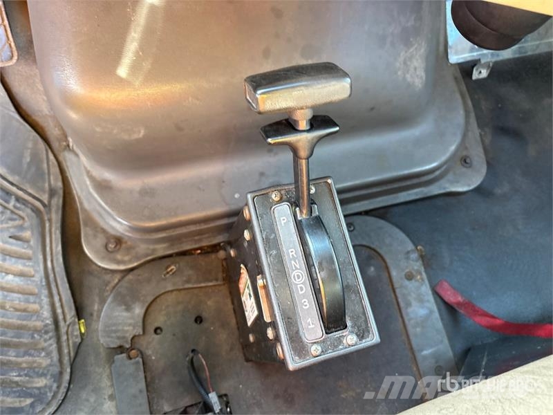 Sterling Actera 4x2 Van Truck Tovornjaki zabojniki