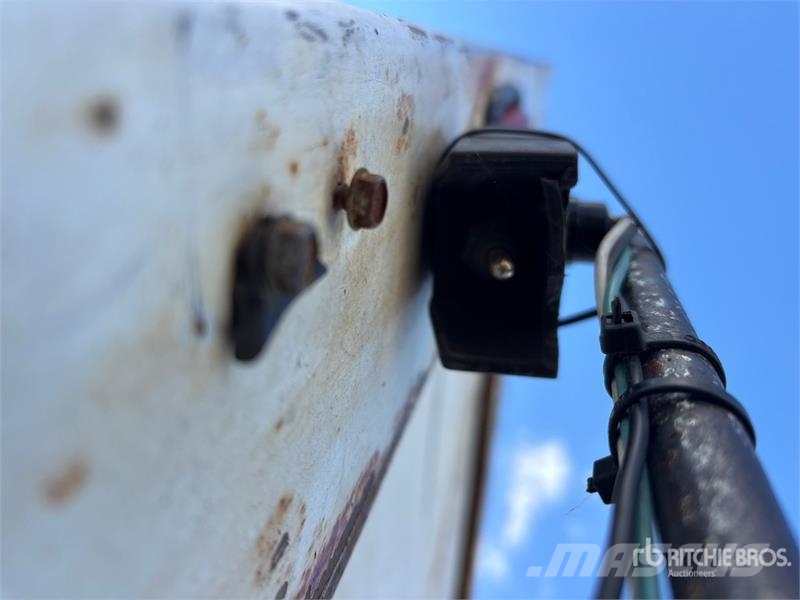 Sterling Actera 4x2 Van Truck Tovornjaki zabojniki