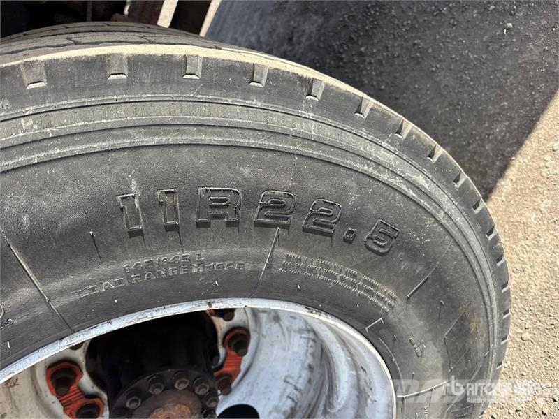 Sterling Actera 4x2 Van Truck Tovornjaki zabojniki