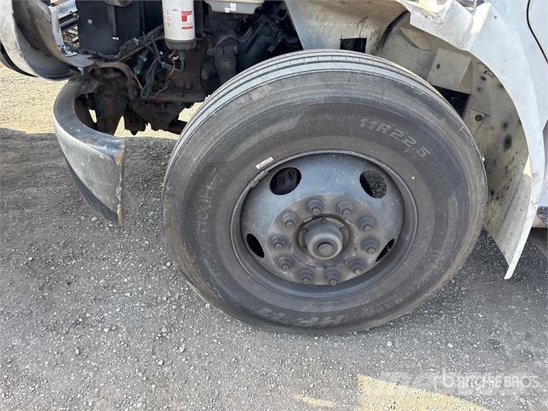 Sterling Actera 4x2 Van Truck Tovornjaki zabojniki