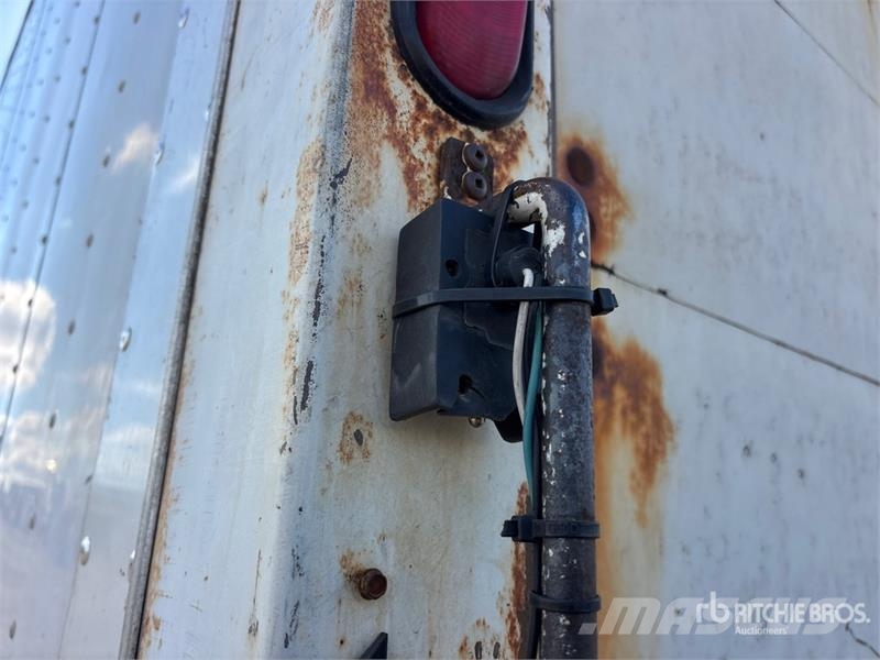 Sterling Actera 4x2 Van Truck Tovornjaki zabojniki