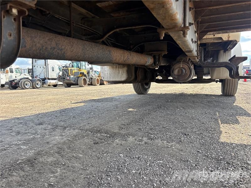Sterling Actera 4x2 Van Truck Tovornjaki zabojniki