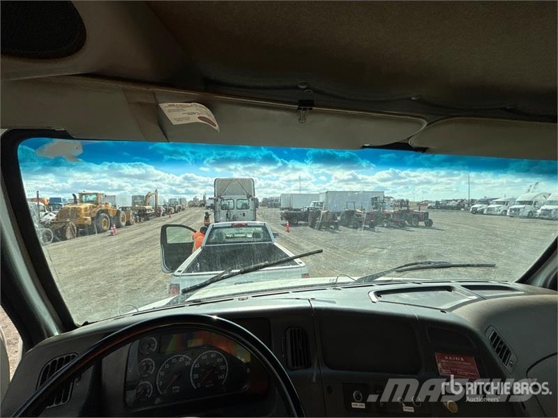 Sterling Actera 4x2 Van Truck Tovornjaki zabojniki