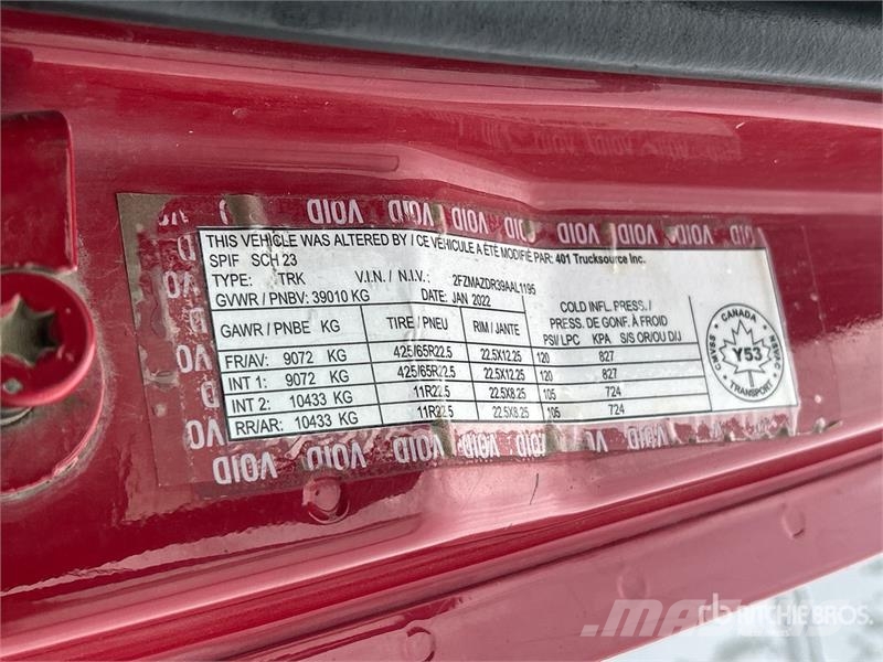 Sterling L9500 自卸式货车