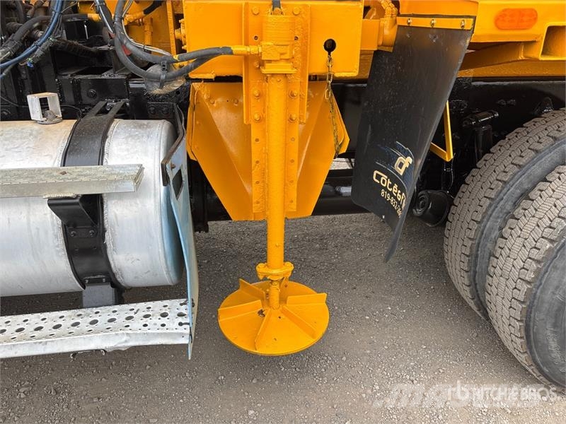 Sterling L9500 多目的/汎用車両