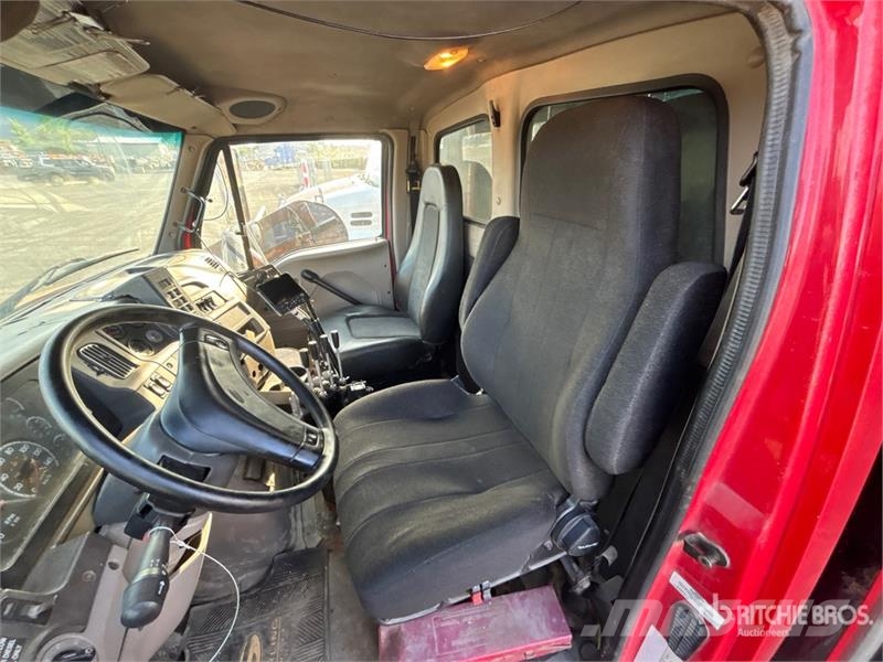 Sterling L9500 Tienhoitoautot
