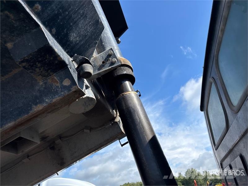 Sterling L9500 Lastbiler med tip