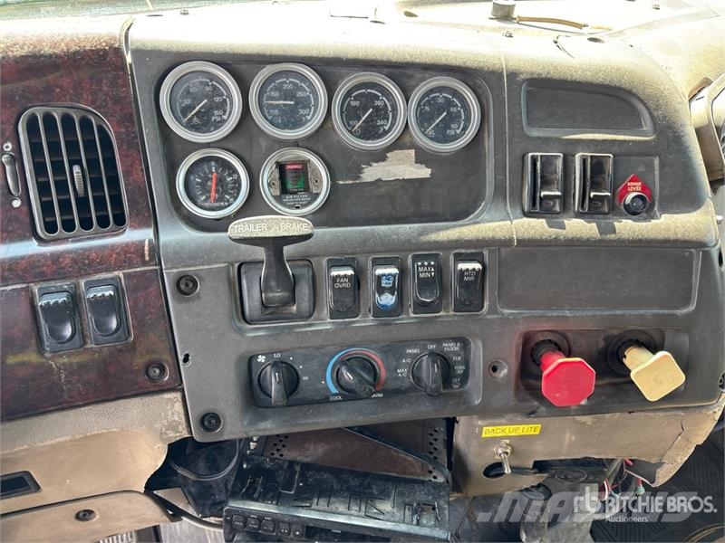 Sterling L9500 Lastbiler med tip