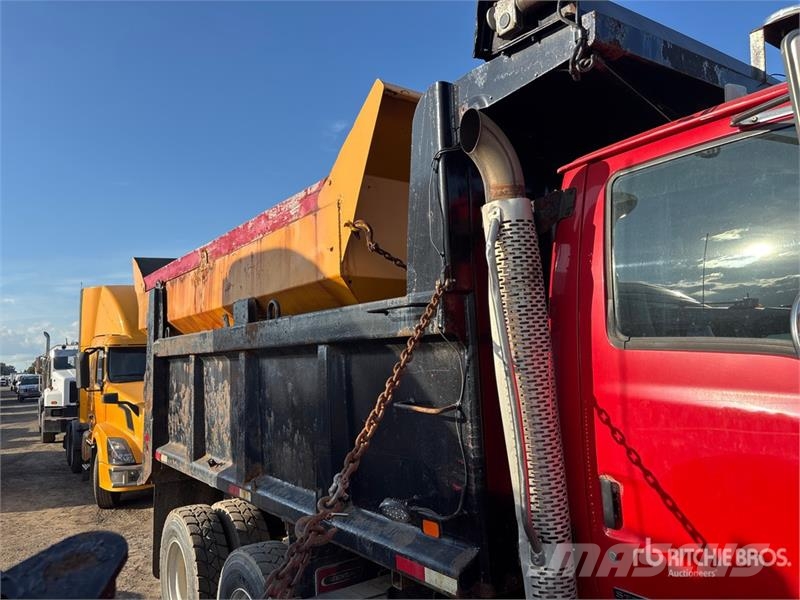 Sterling L9500 Tienhoitoautot