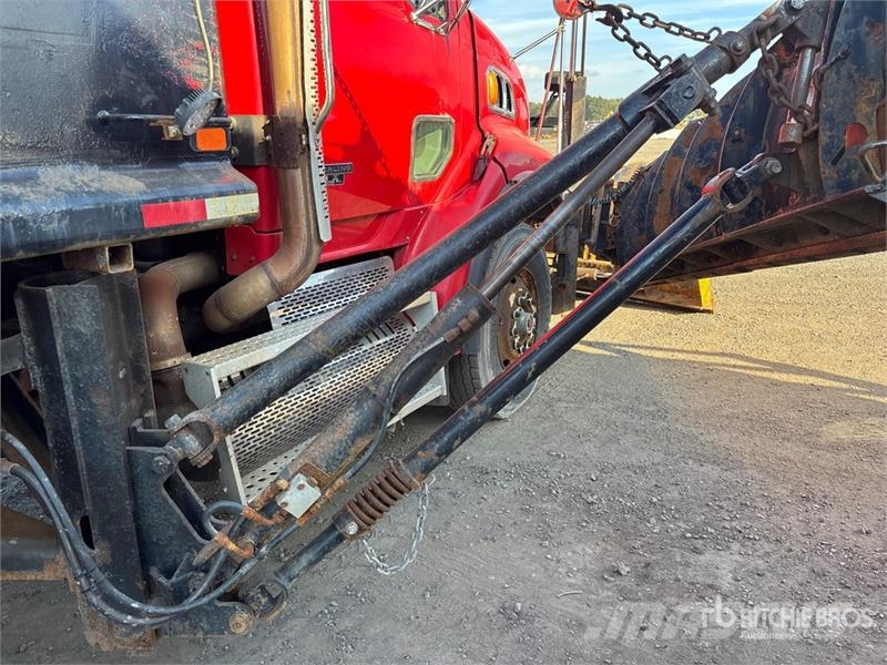 Sterling L9500 Tienhoitoautot