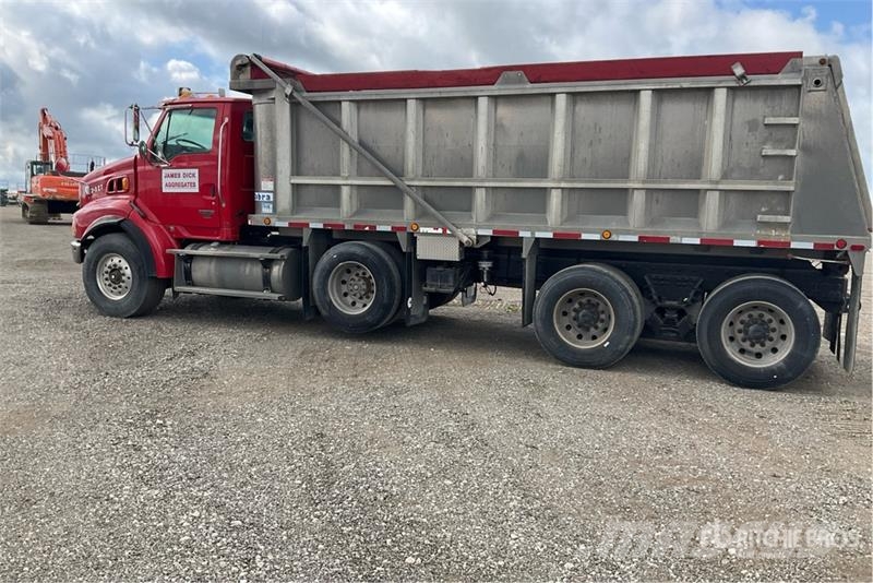 Sterling L9500 شاحنات قلابة