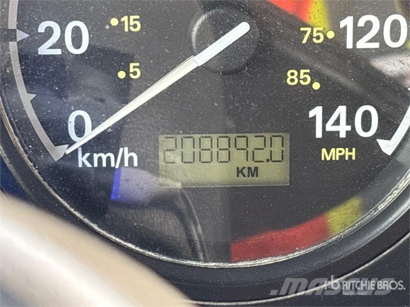 Sterling L9500 شاحنات قلابة