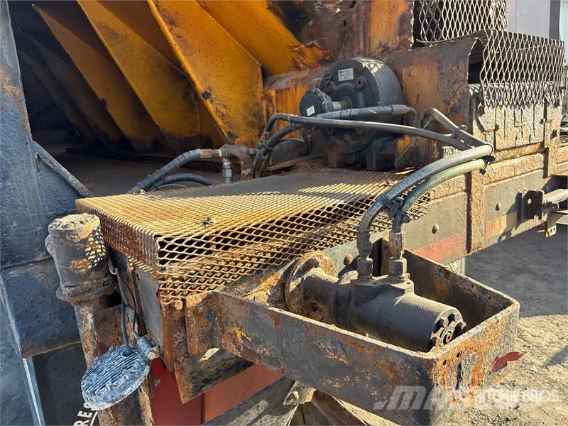 Sterling L9500 Tienhoitoautot