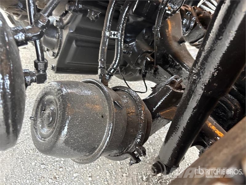 Sterling L9500 多目的/汎用車両
