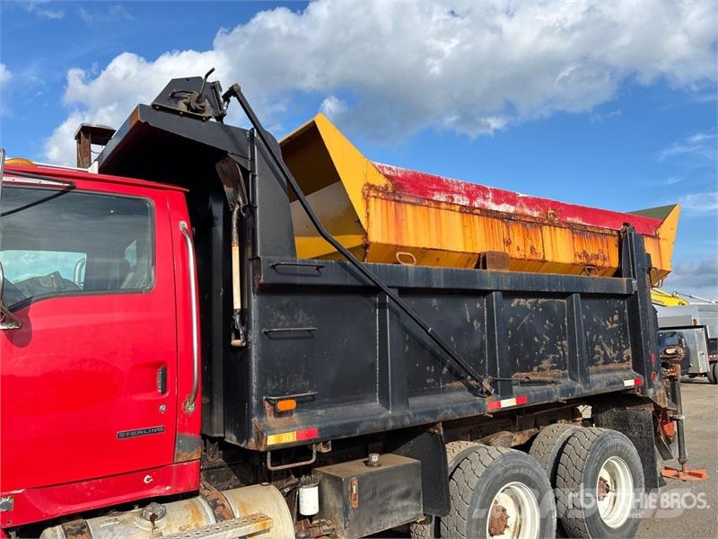 Sterling L9500 Tienhoitoautot