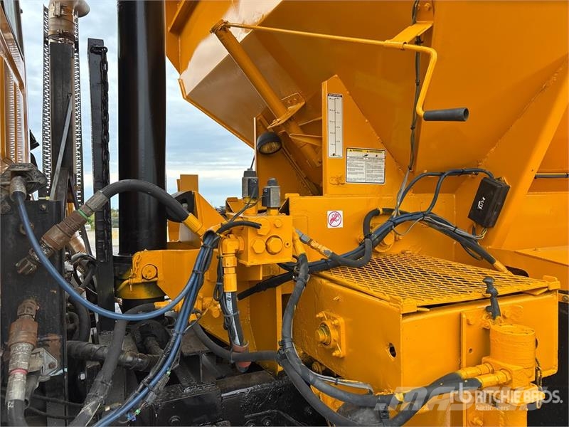 Sterling L9500 多目的/汎用車両