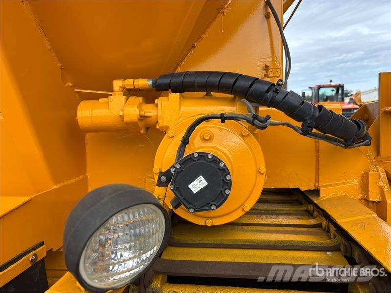 Sterling L9500 多目的/汎用車両