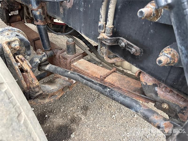 Sterling L9500 Nosturiautot