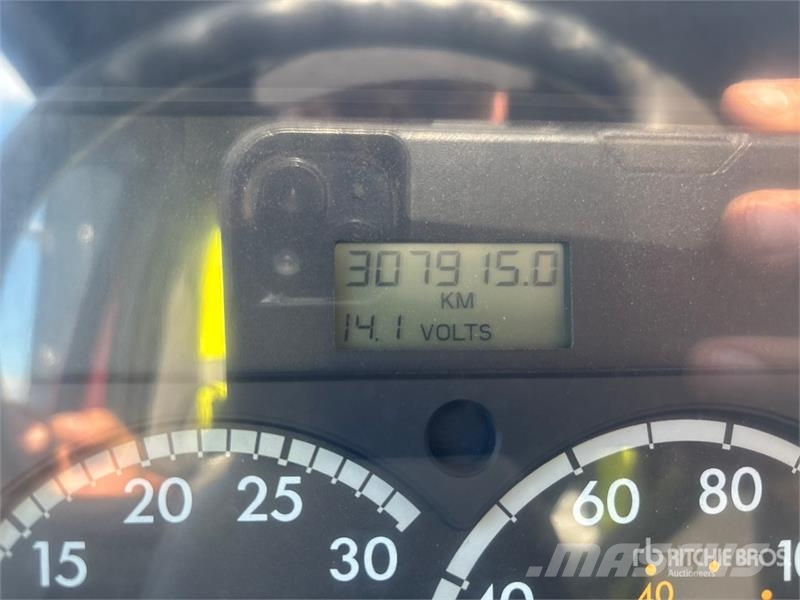 Sterling L9500 Tienhoitoautot