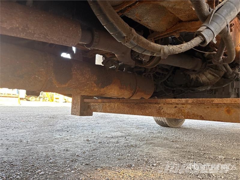 Sterling L9500 Tienhoitoautot