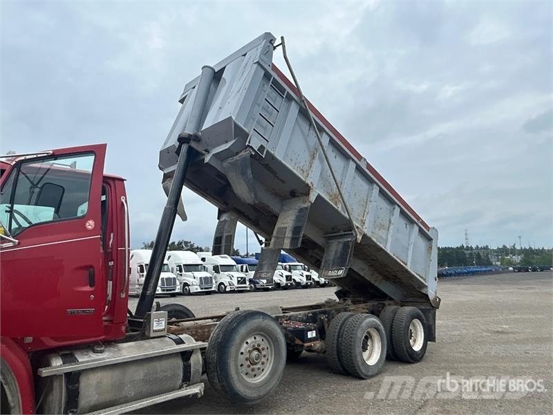 Sterling L9500 自卸式货车
