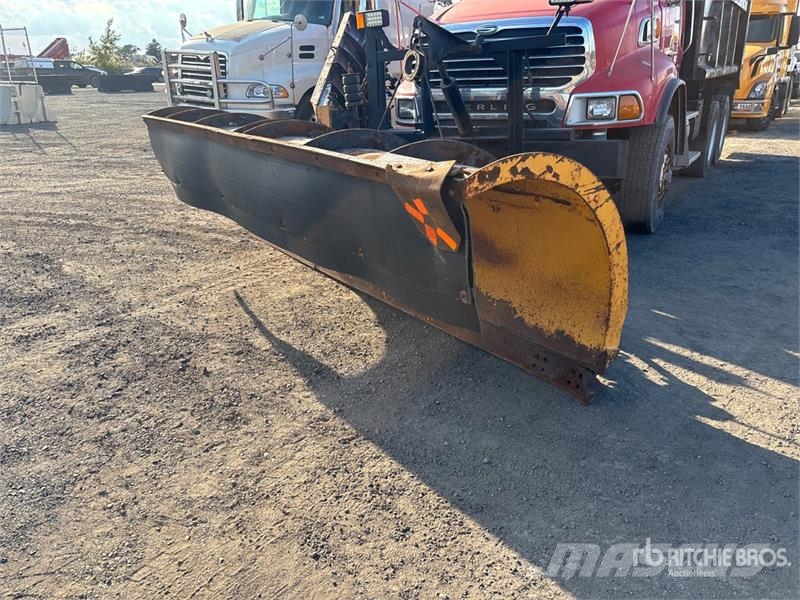 Sterling L9500 Tienhoitoautot