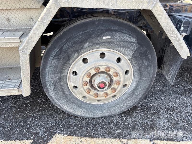 Sterling L9500 Lastbiler med tip