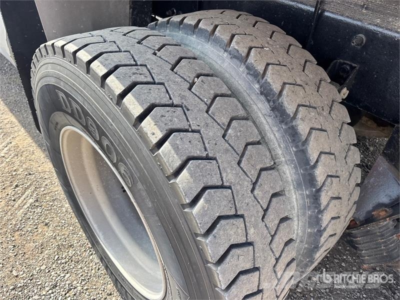Sterling L9500 شاحنات قلابة