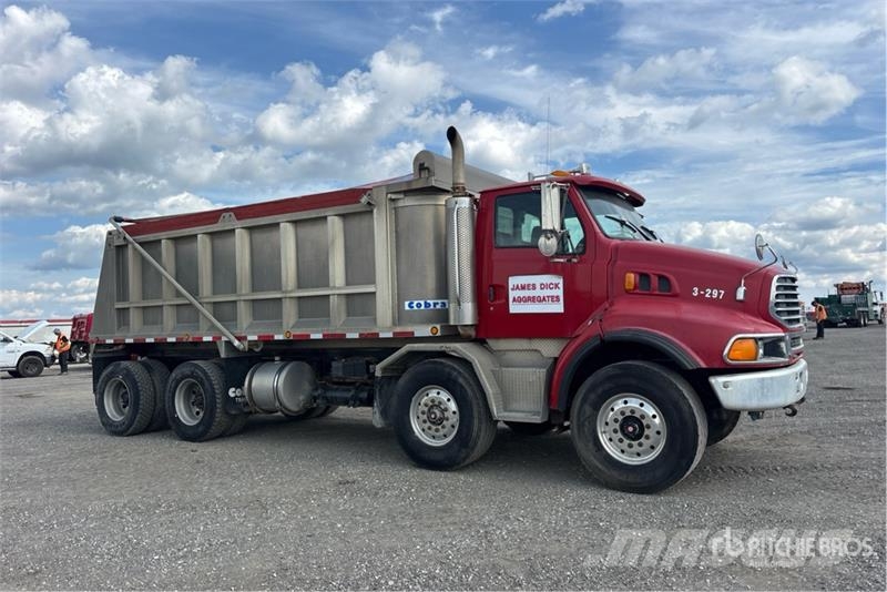 Sterling L9500 شاحنات قلابة