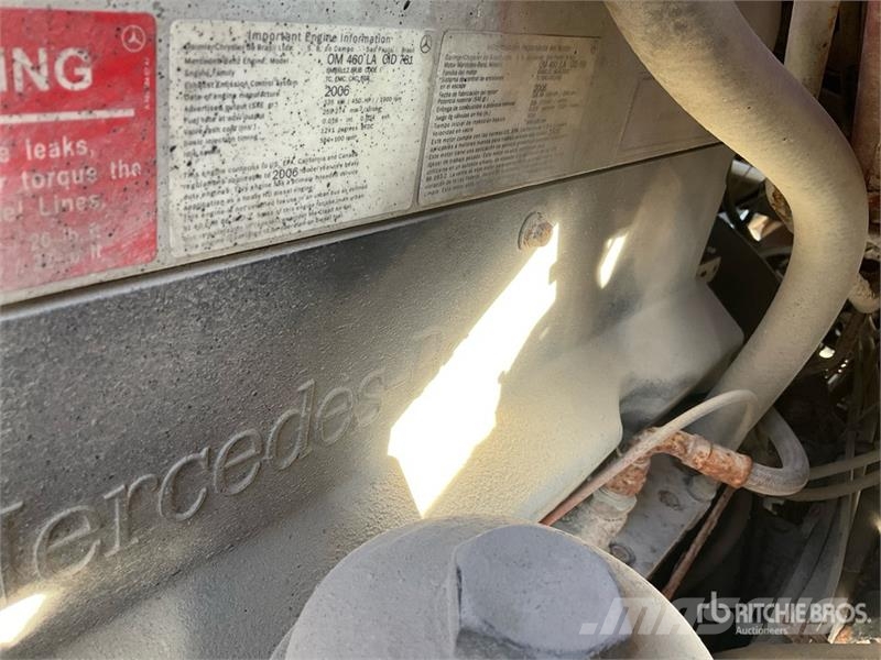 Sterling L9500 شاحنات قلابة