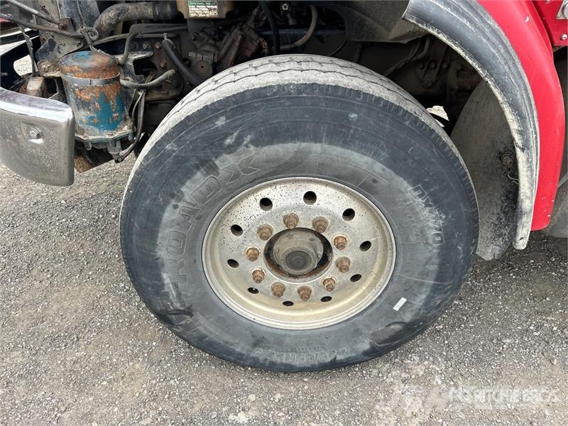 Sterling L9500 自卸式货车
