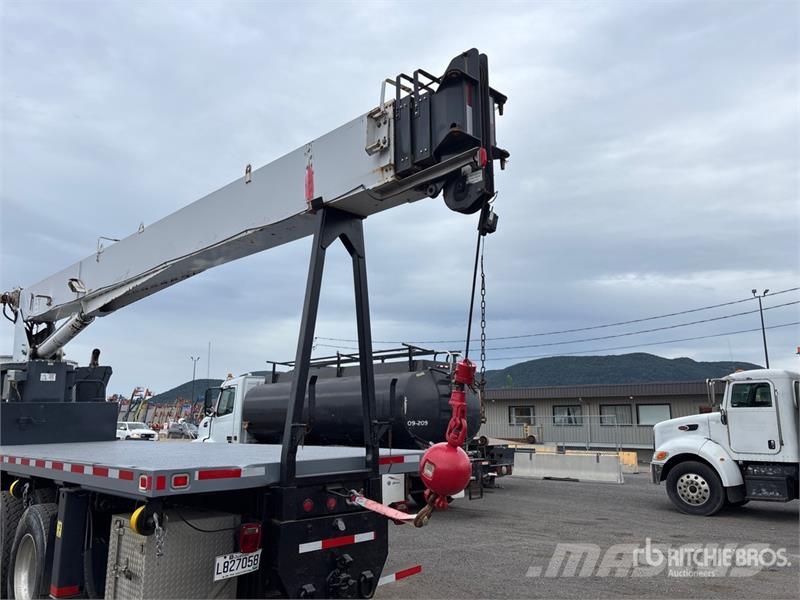 Sterling L9500 Nosturiautot