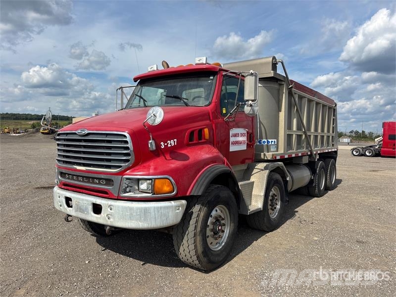 Sterling L9500 شاحنات قلابة